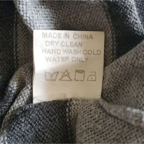 **SOLD** Olivaceous Oversized Sweater, Small - Picture 9 of 9